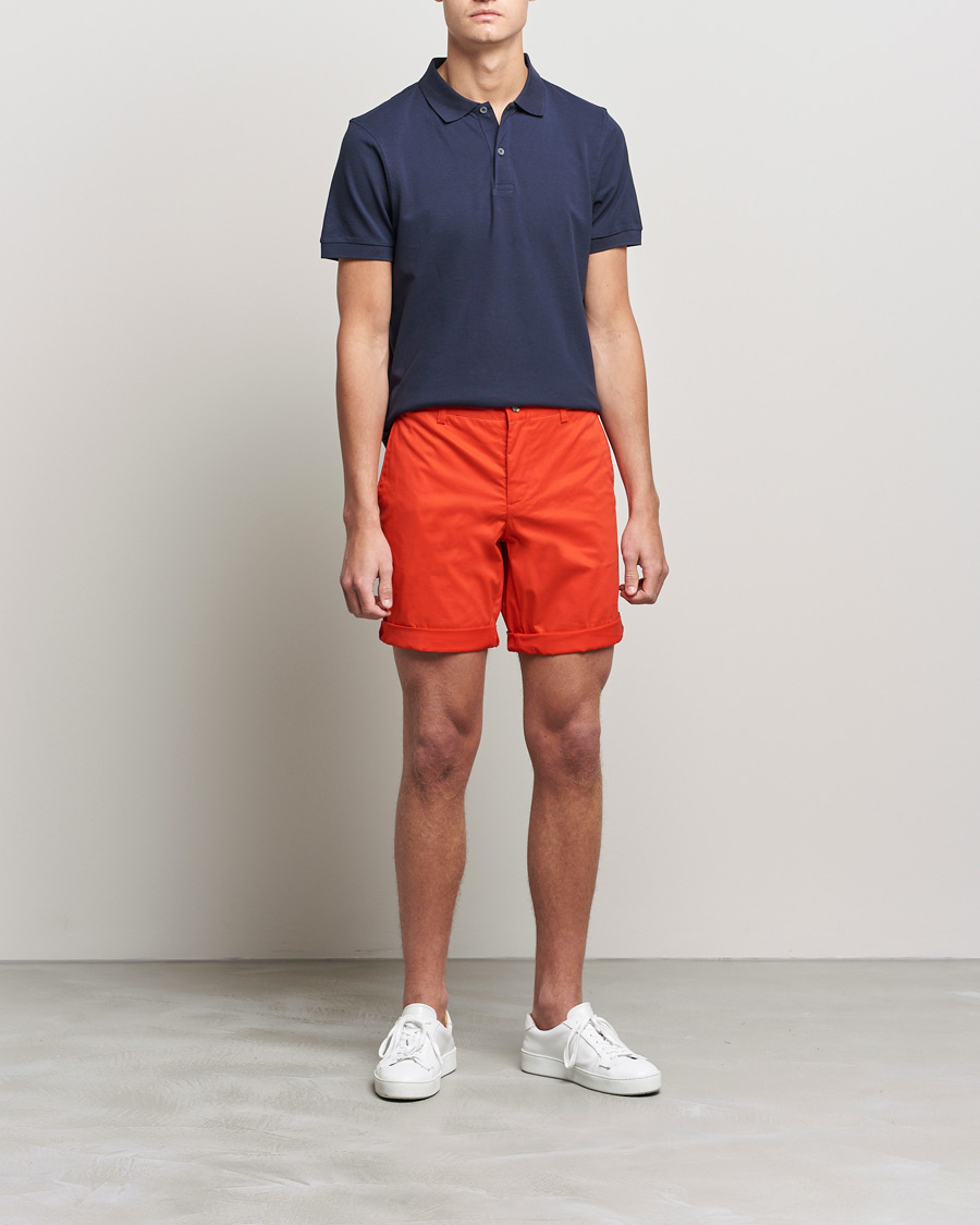 Mies | Shortsit | J.Lindeberg | Nathan Super Satin Shorts Flame Scarlet