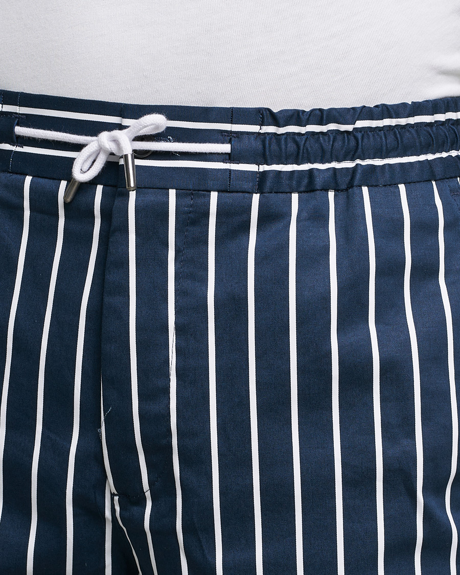 Mies | Shortsit | J.Lindeberg | Earl Stripe Resort Shorts Navy