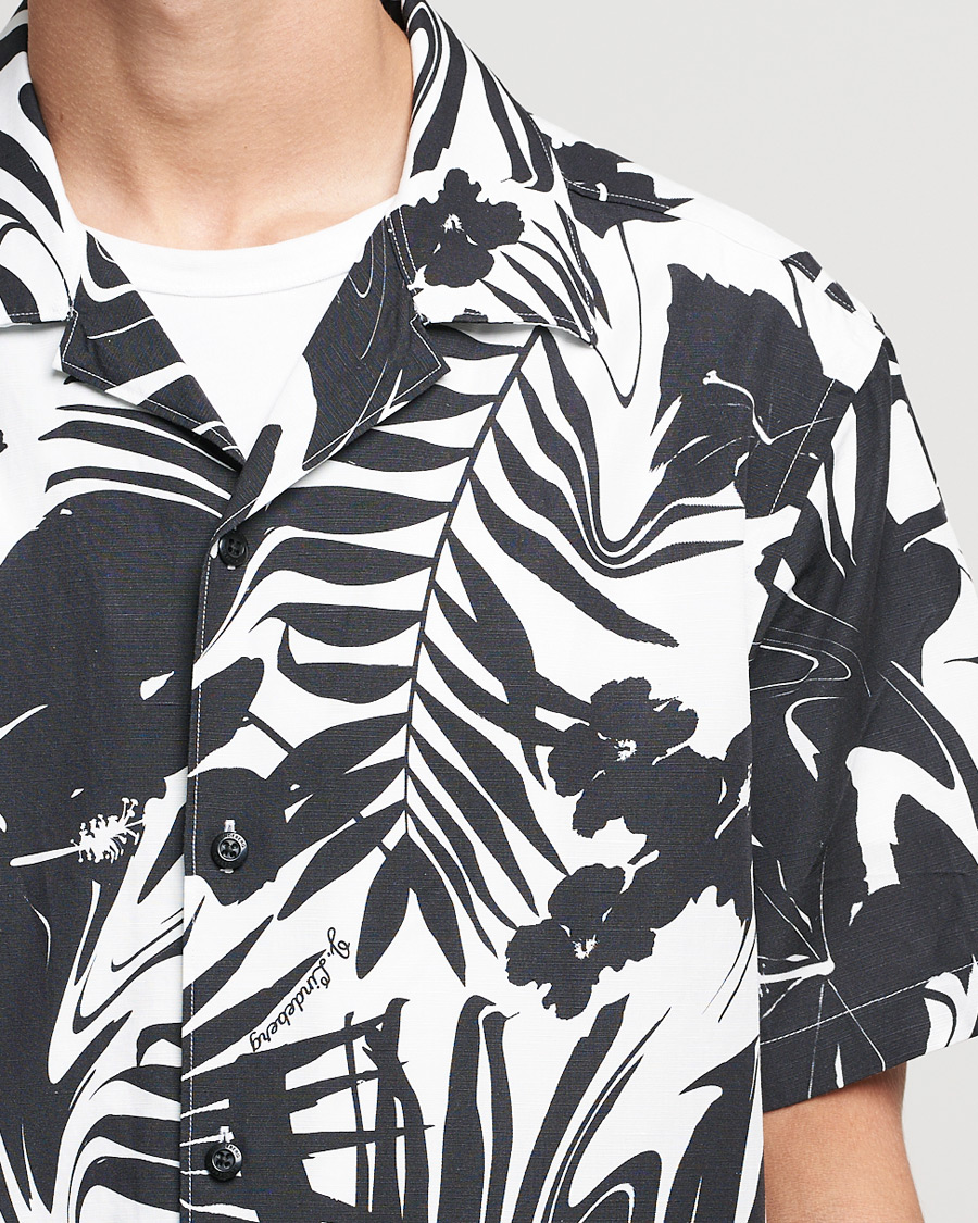 Mies | Kauluspaidat | J.Lindeberg | Elio Hibiscus Print Short Sleeve Shirt White/Black