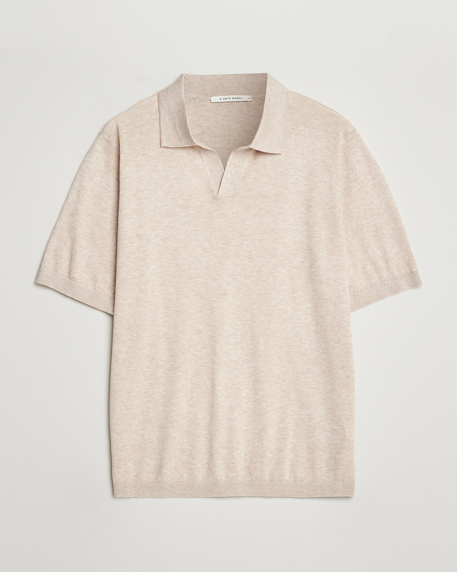 Mies | Pikeet | A Day's March | Ebro Cotton/Merino Open Collar Polo Sand