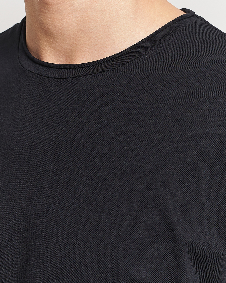 Mies | T-paidat | Filippa K | Roll Neck Crew Neck Tee Black