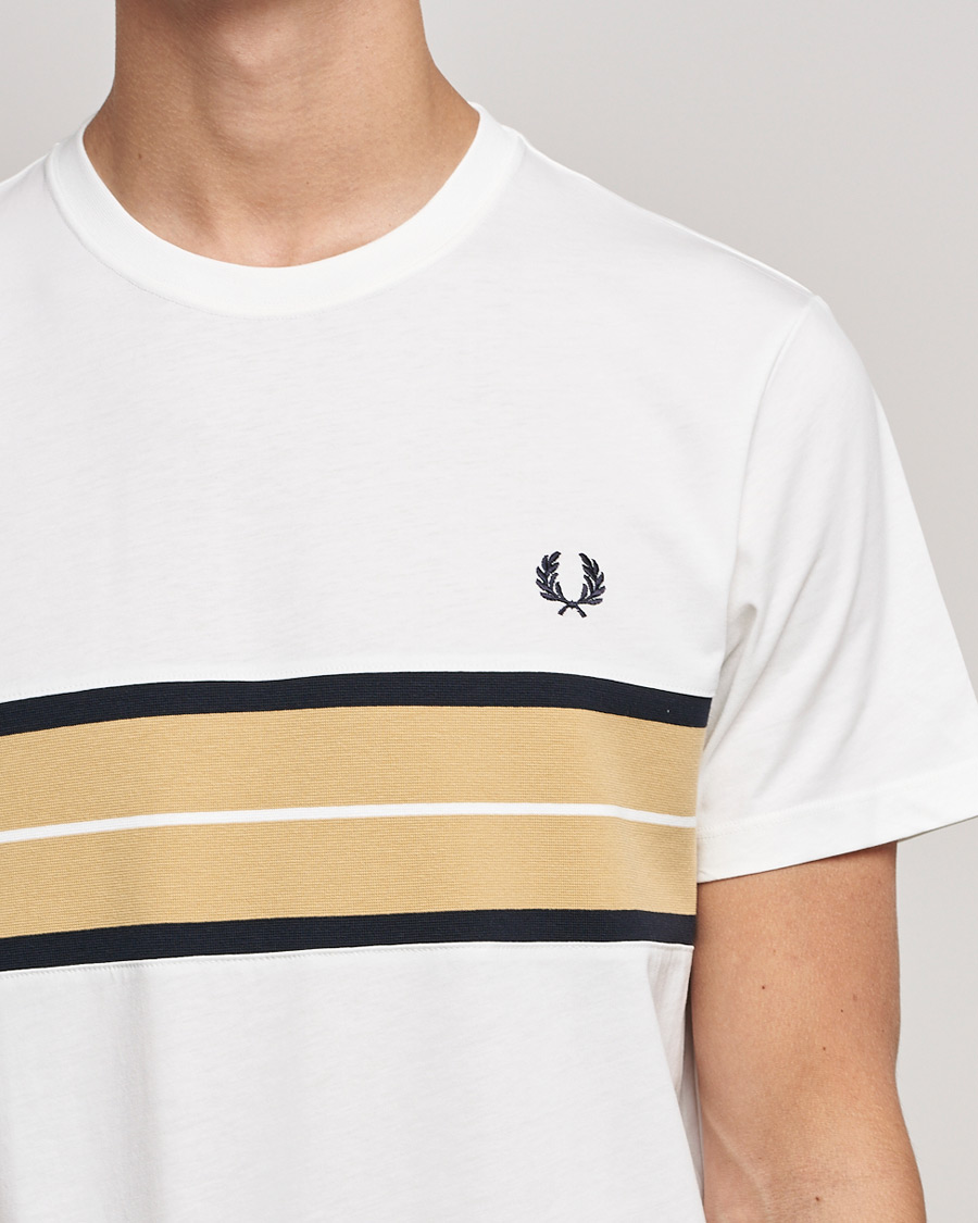Mies | T-paidat | Fred Perry | Tram Line Pannel Tee Snow White