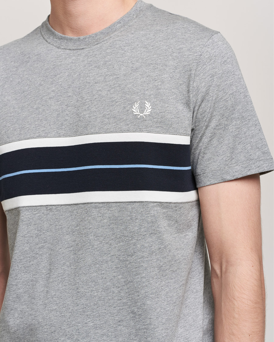 Mies | T-paidat | Fred Perry | Tram Line Pannel Tee Steel Marl
