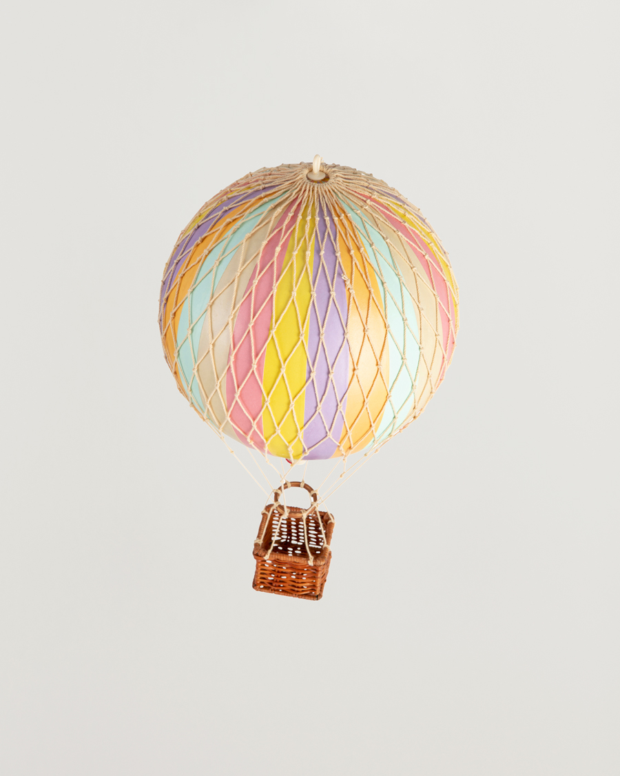 Mies | Kotiin | Authentic Models | Travels Light Balloon Rainbow Pastel