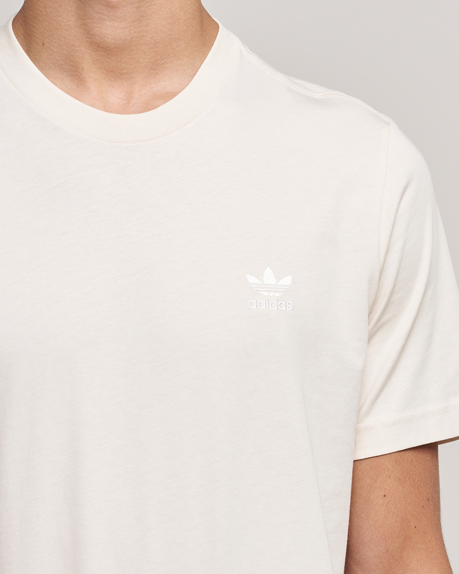 Mies | T-paidat | adidas Originals | Essential Tee Won White