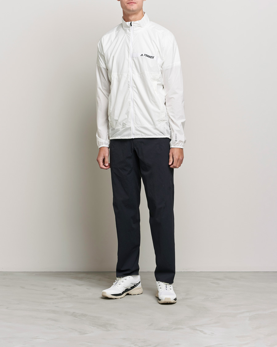 Mies | Takit | adidas Performance | MT Wind Jacket White