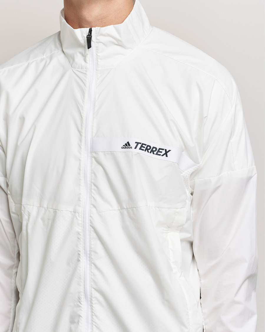 Mies | Takit | adidas Performance | MT Wind Jacket White