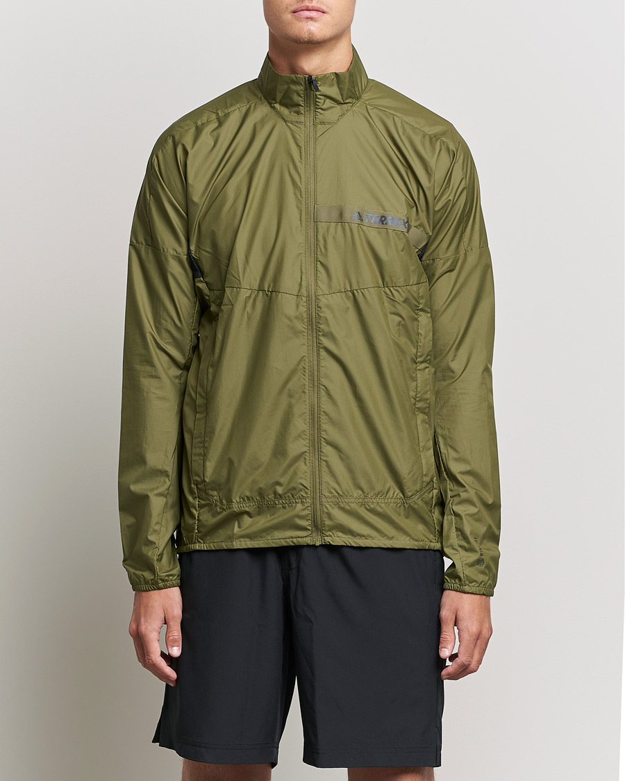 Mies | Takit | adidas Performance | MT Wind Jacket Olive