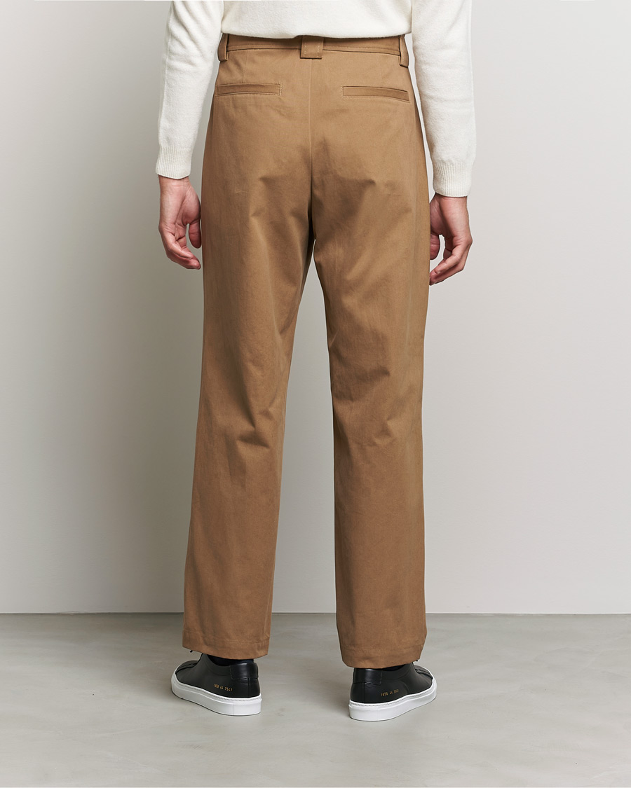 Mies | Housut | A.P.C. | Eddy Pleated Chinos Tobacco