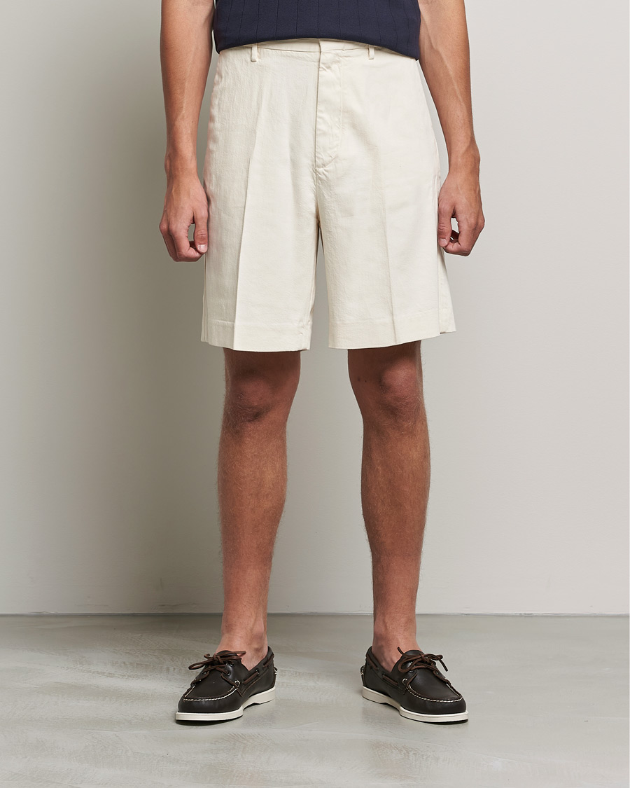 Mies | Shortsit | GANT | Tailored Volume Shorts Caulk White