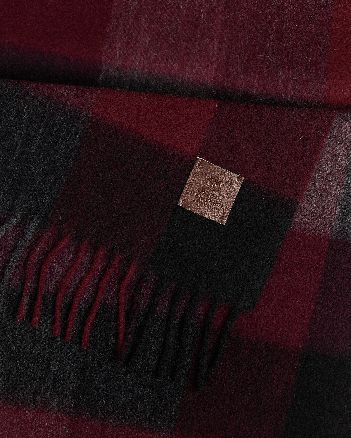 Mies | Kaulaliinat | Amanda Christensen | Amanda ChristensenWool Block Check ScarfWine/Black