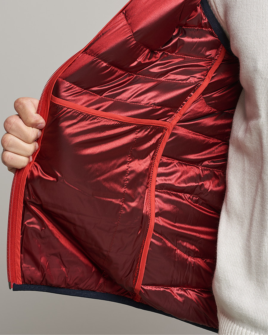 Mies | Takit | J.Lindeberg | Cliff Light Down Vest Barbados Cherry
