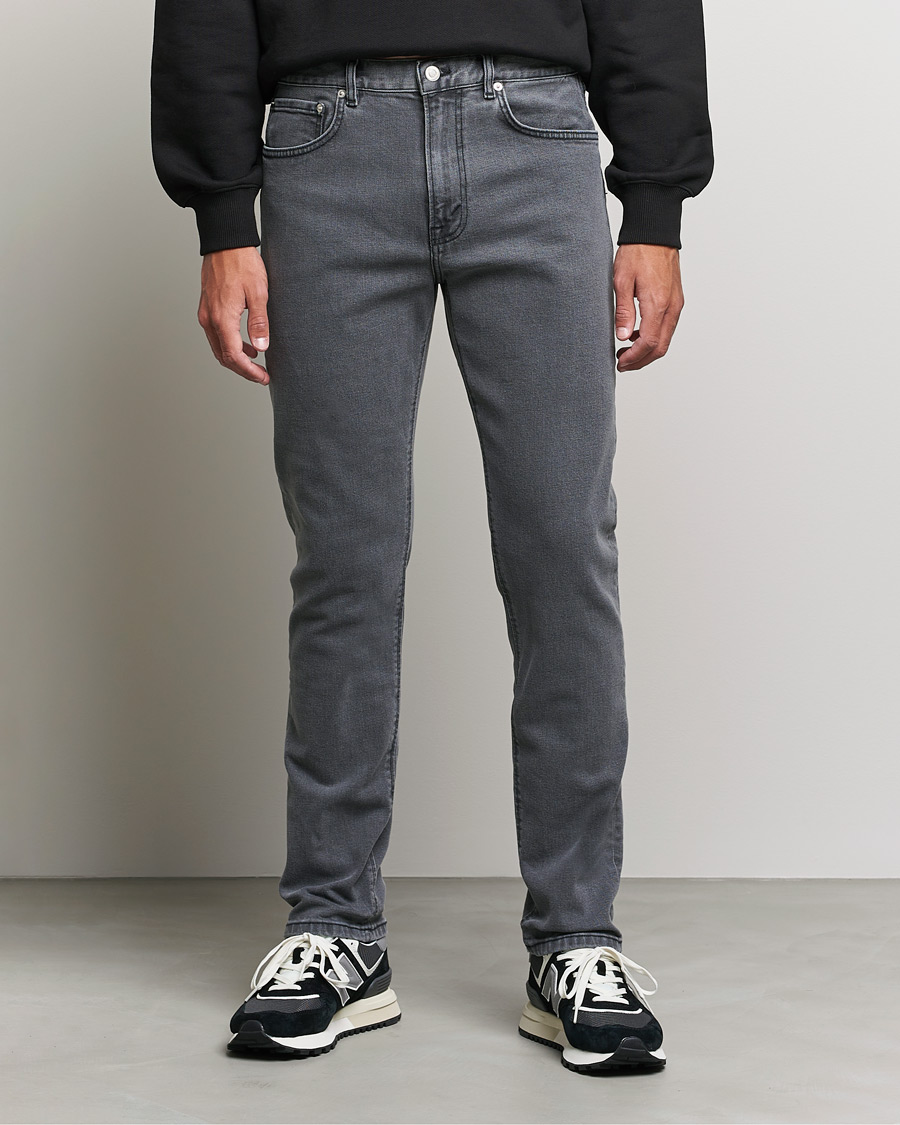 Mies | Farkut | Jeanerica | TM005 Tapered Jeans Soft Grey