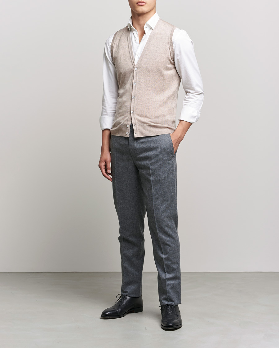 Mies | Puserot | John Smedley | Huntswood Slim Fit Waistcoat Soft Fawn
