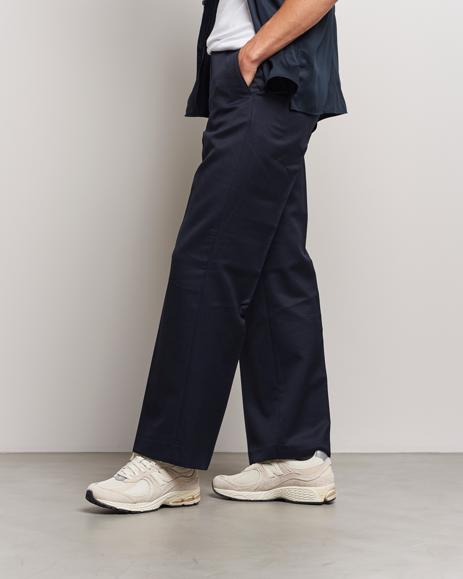 Mies | Tennarit | New Balance | 2002R Sneakers Calm Taupe