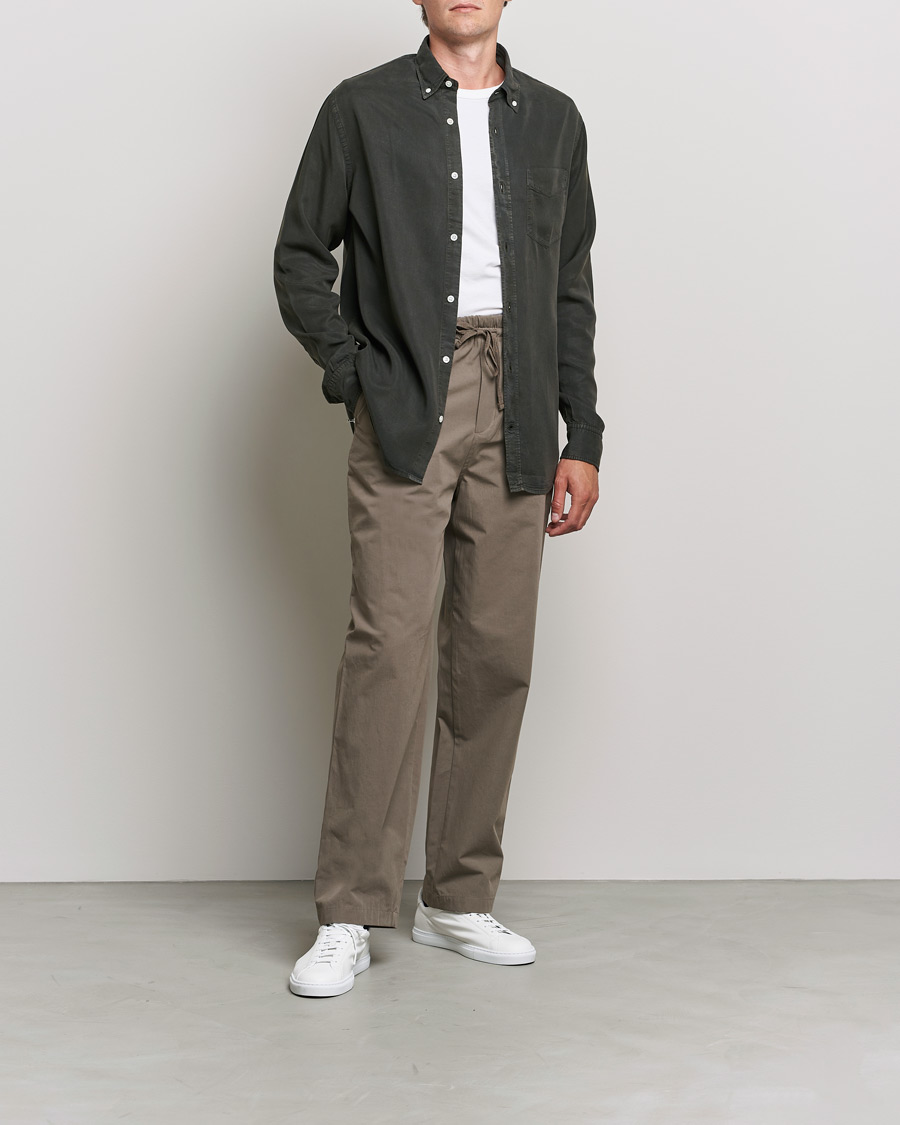 Mies | Kauluspaidat | NN07 | Levon Tencel Shirt Dark Army