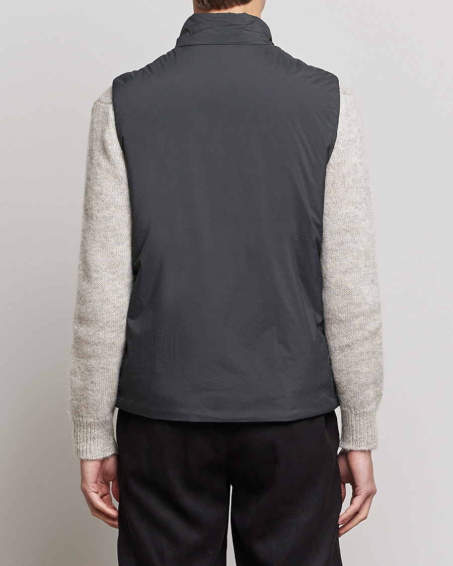 Mies | Takit | NN07 | Verve Primaloft Vest Dark Army