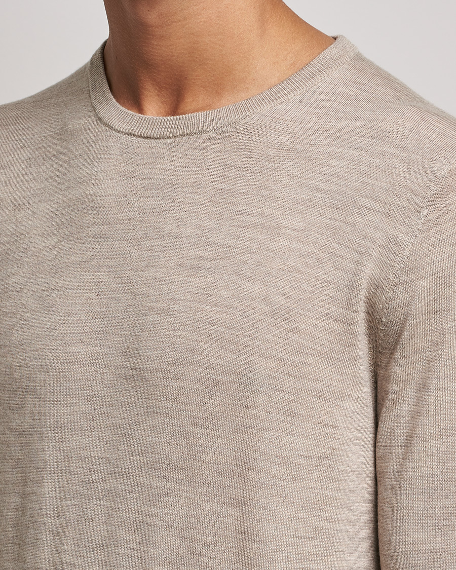 Mies | Puserot | Tiger of Sweden | Nichols Extra Fine Merino Crew Neck Beige Melange