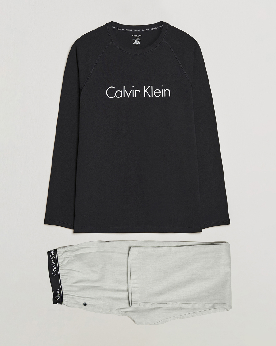 Mies | Yöpuvut ja kylpytakit | Calvin Klein | Logo Long Sleeve Pyjama Set Black/White