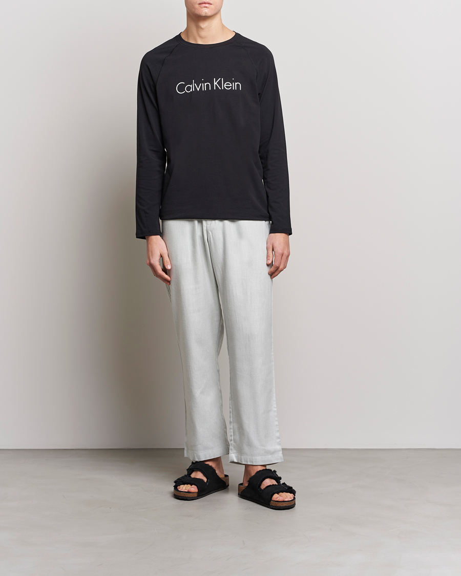 Mies | Yöpuvut ja kylpytakit | Calvin Klein | Logo Long Sleeve Pyjama Set Black/White