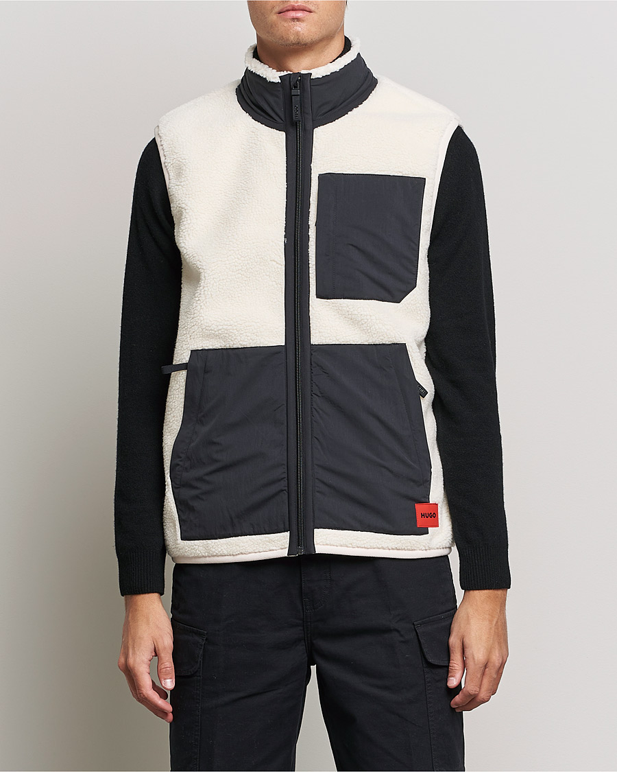 Mies | Puserot | HUGO | Dangerine Teddy Vest Natural