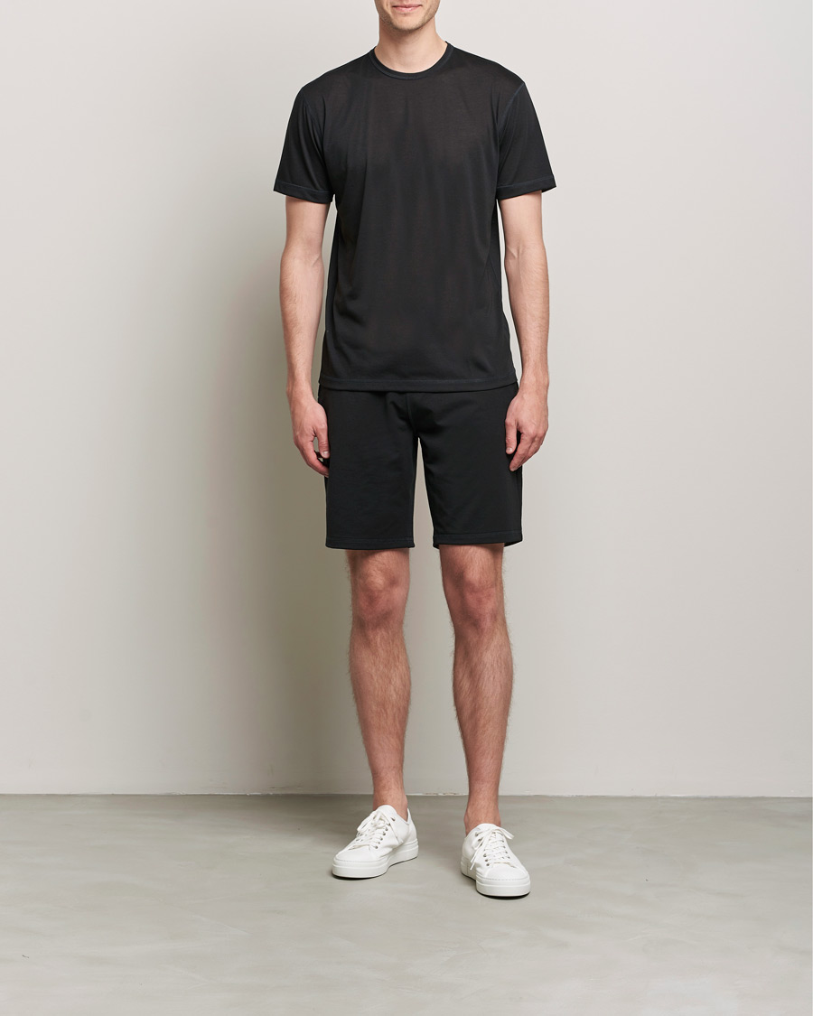 Mies | T-paidat | Sunspel | Active Tee Black