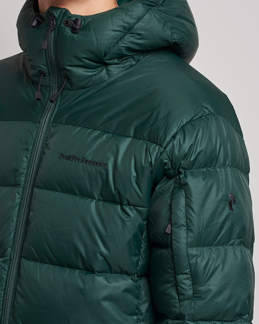 Mies | Takit | Peak Performance | Frost Down Hooded Jacket Scarab Green
