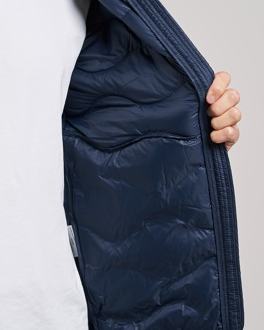 Mies | Takit | Peak Performance | Helium Down Hooded Jacket Blue Shadow
