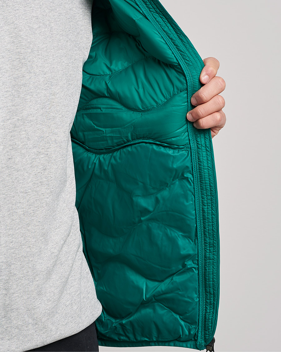 Mies | Takit | Peak Performance | Helium Down Hood Green Ivy