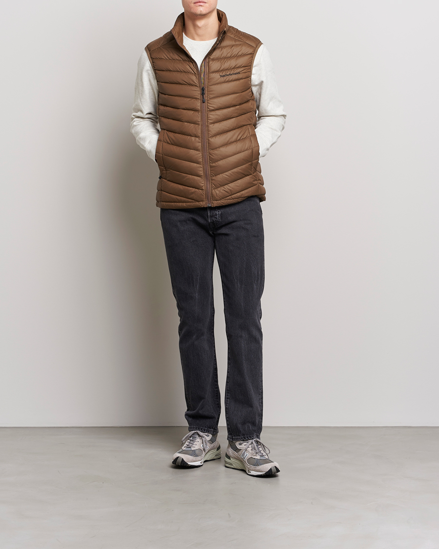 Mies | Takit | Peak Performance | Frost Down Vest Woody