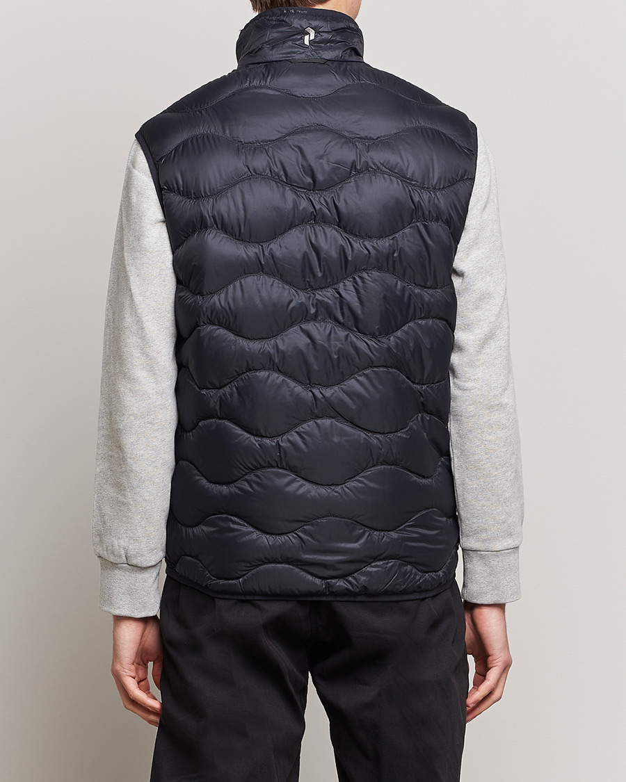 Mies | Takit | Peak Performance | Helium Down Vest Black