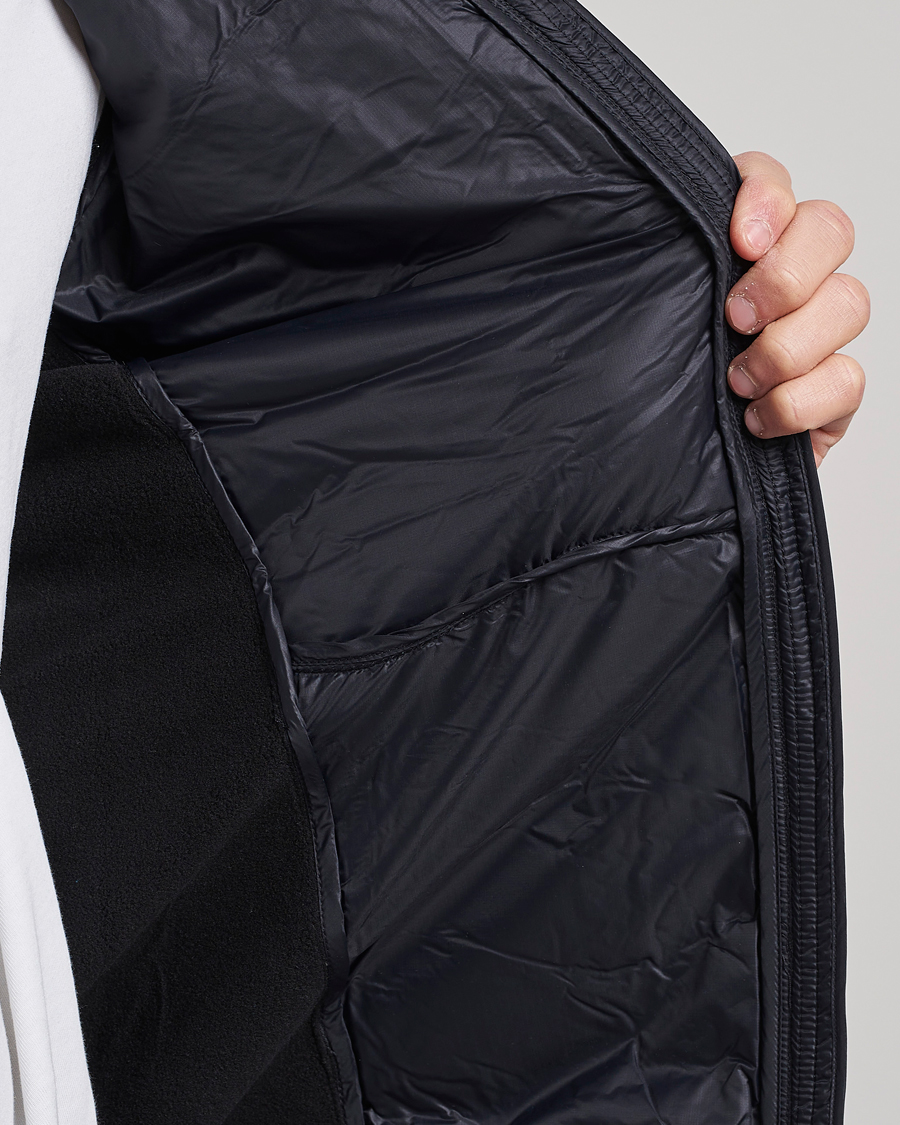 Mies | Takit | Peak Performance | Helium Down Hybrid Jacket Black