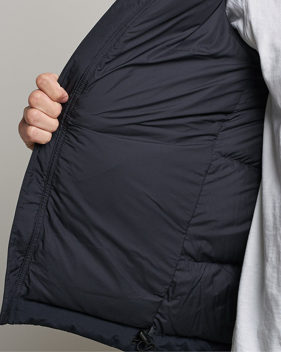 Mies | Takit | Peak Performance | Rivel Down Hooded Jacket Black