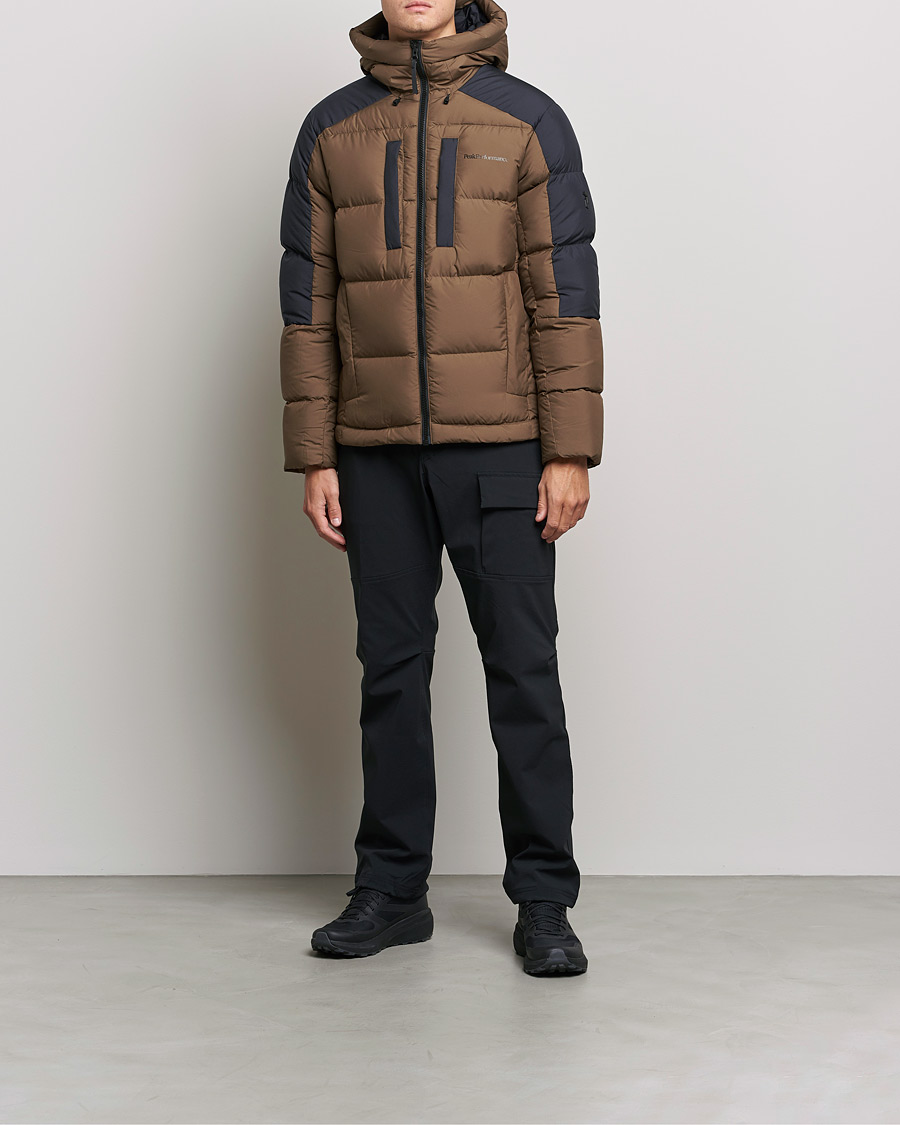 Mies | Takit | Peak Performance | Rivel Down Seasonal Hooded Jacket Woody Black