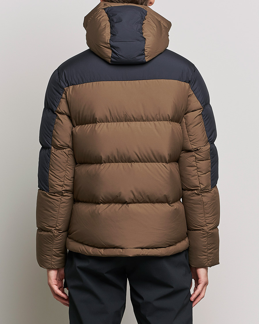 Mies | Takit | Peak Performance | Rivel Down Seasonal Hooded Jacket Woody Black
