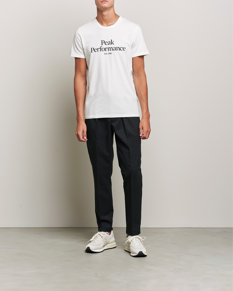 Mies | T-paidat | Peak Performance | Original Tee Off White