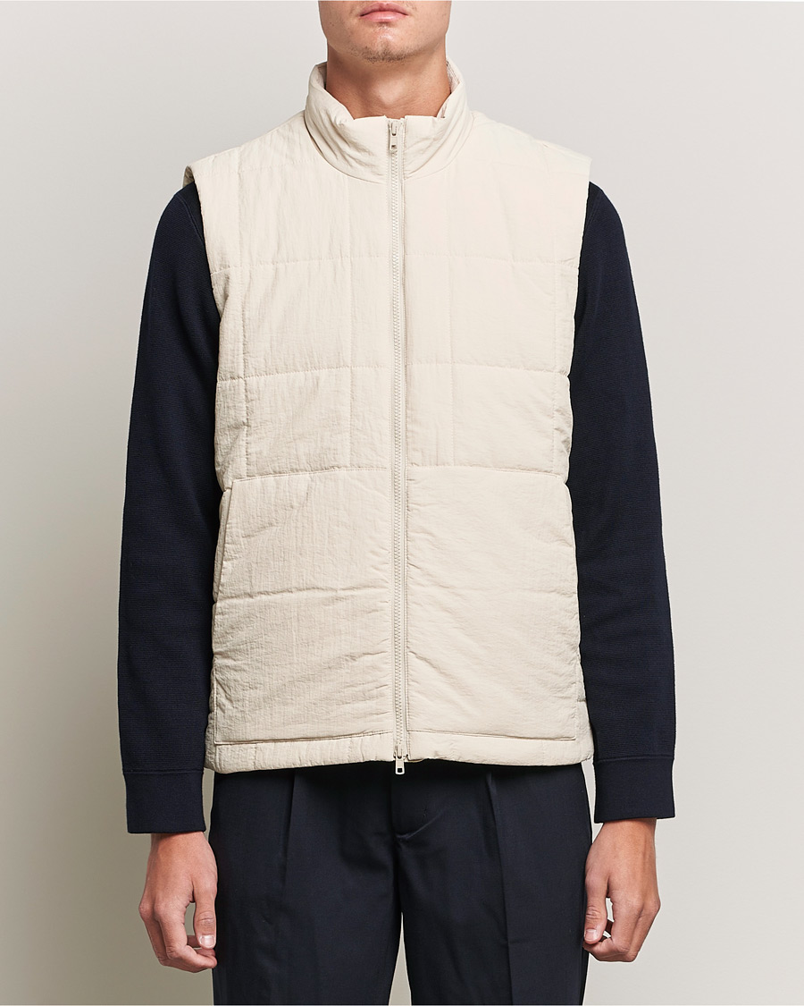 Mies | Ulkoliivit | NN07 | Verve Primaloft Vest Ecru