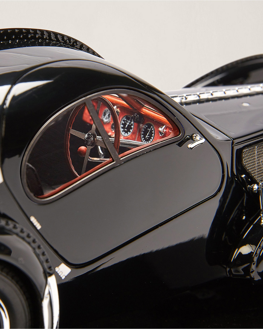 Mies | Koristeet | Ralph Lauren Home | 1938 Bugatti Type 57S Atlantic Coupe Model Car Black
