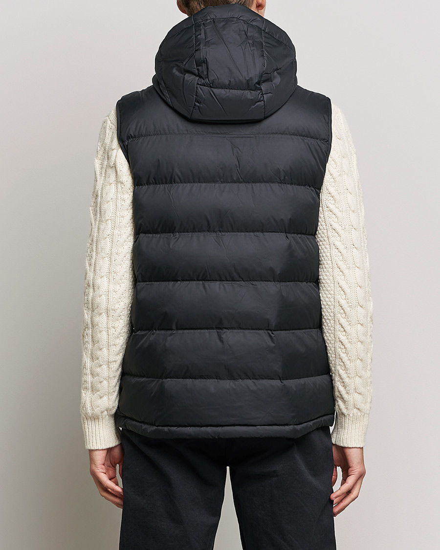 Mies | Takit | GANT | The Active Cloud Vest Black