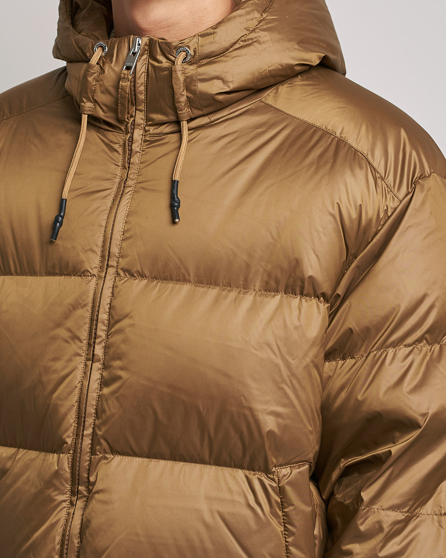 Mies | Takit | GANT | Shiny Puffer Hooded Jacket Toffee Beige