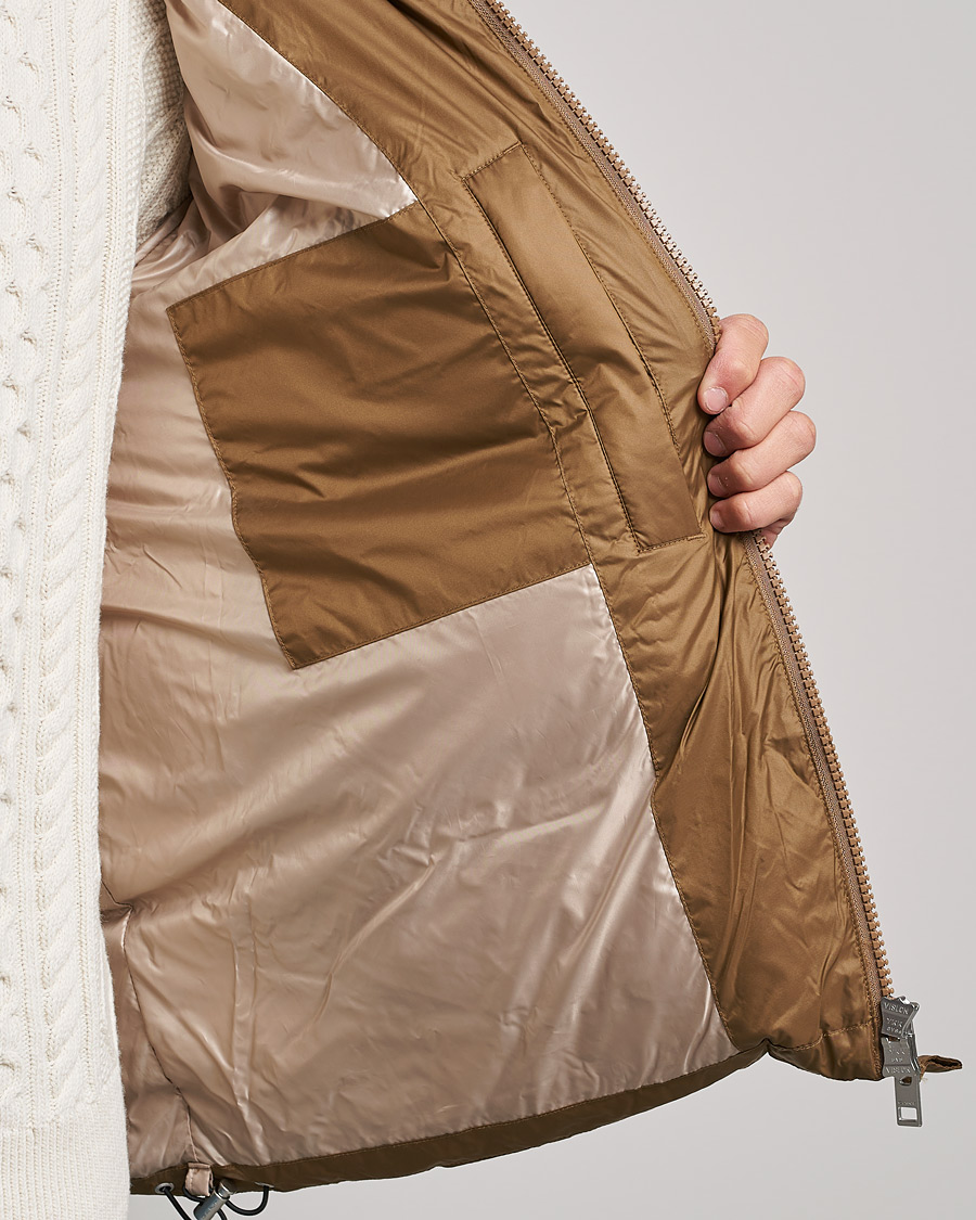 Mies | Takit | GANT | Shiny Puffer Hooded Jacket Toffee Beige