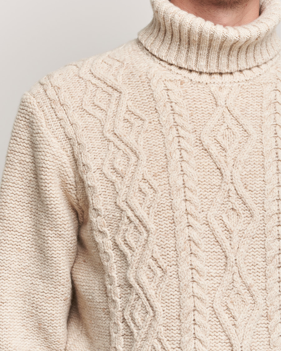 Mies | Puserot | Inis Meáin | Wool/Cashmere Aran Turtleneck Beige