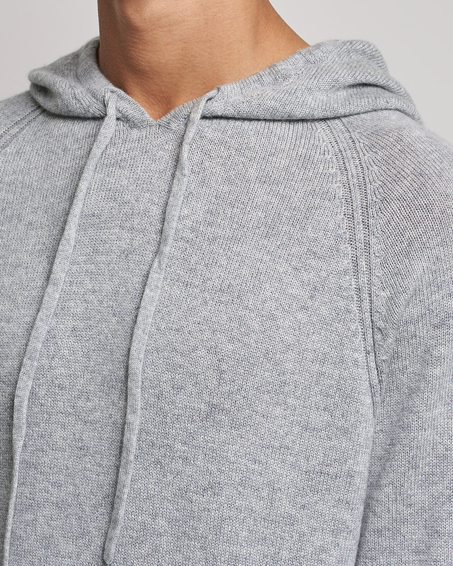 Mies | Puserot | Johnstons of Elgin | Seamless Cashmere Hoodie Silver