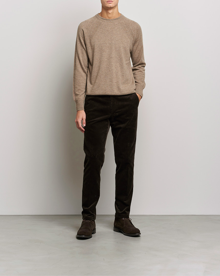 Mies | Best of British | Johnstons of Elgin | Seamless Cashmere Roundneck Otter