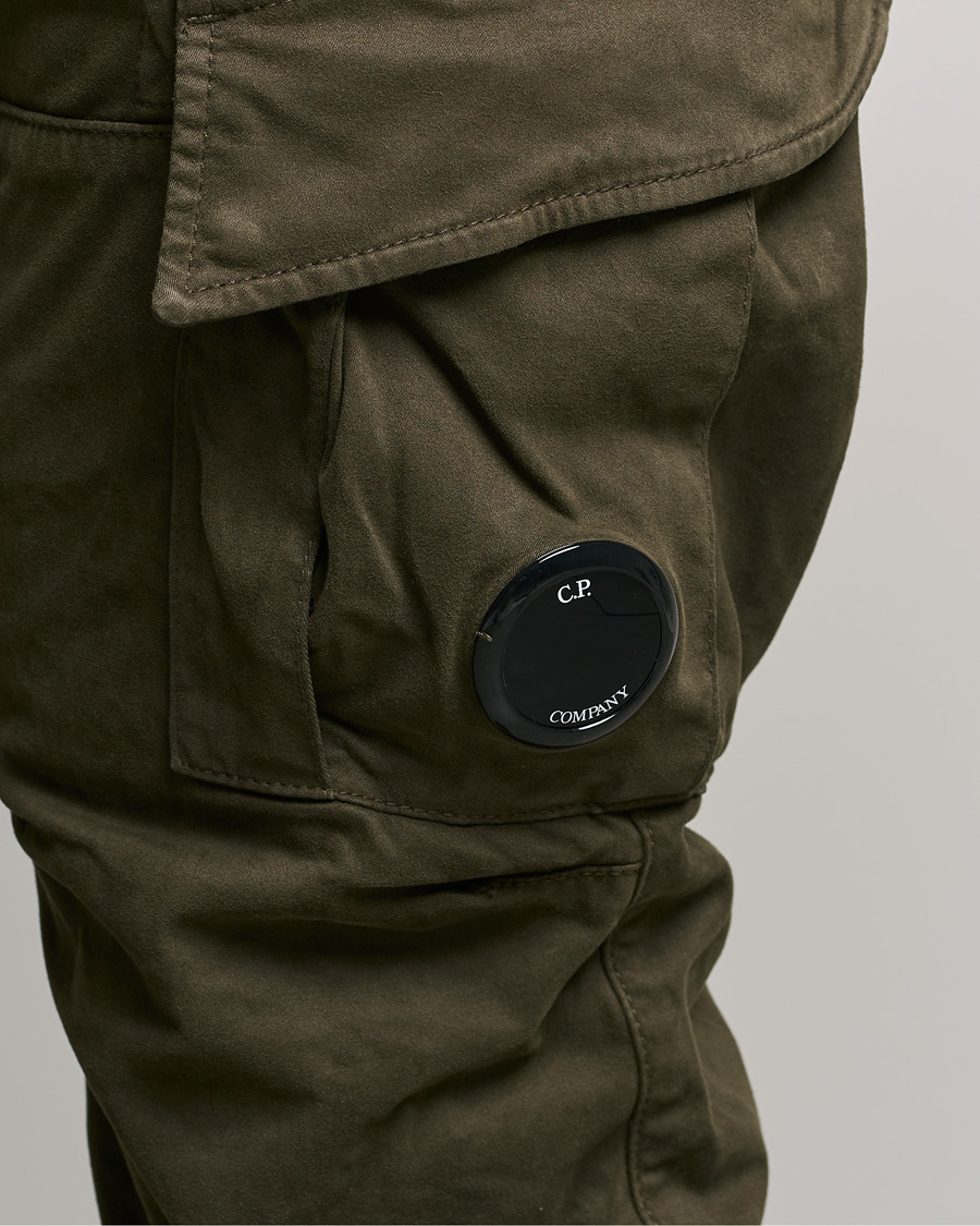 Mies | Housut | C.P. Company | Stretch Satin Lens Cargo Pants Olive