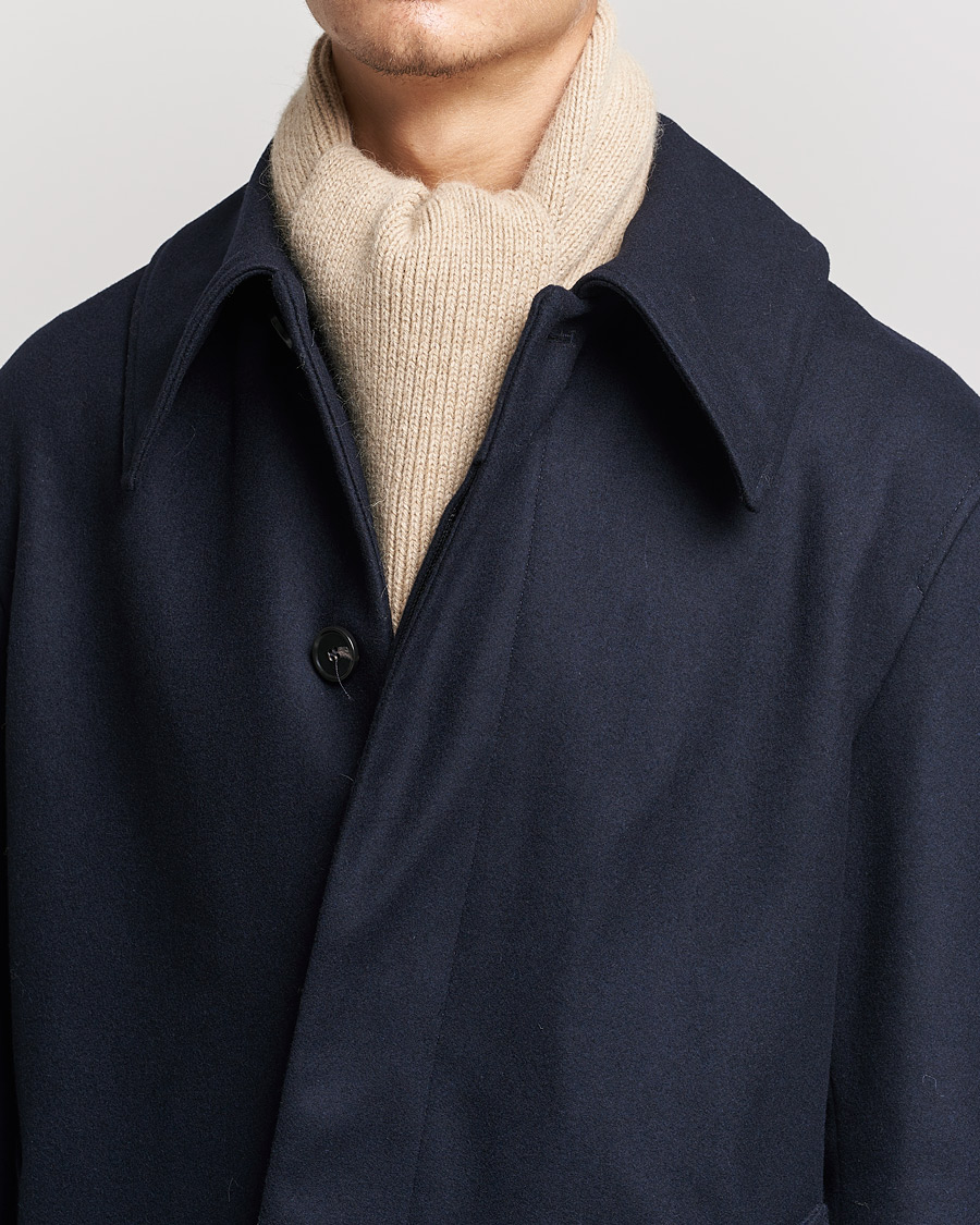 Mies | Kaulaliinat | Le Bonnet | Lambswool/Caregora Scarf Sand