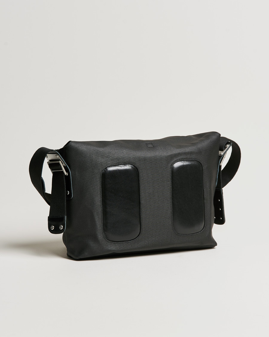 Mies |  | Brooks England | Barbican Cotton Canvas 13L Shoulder Bag Black