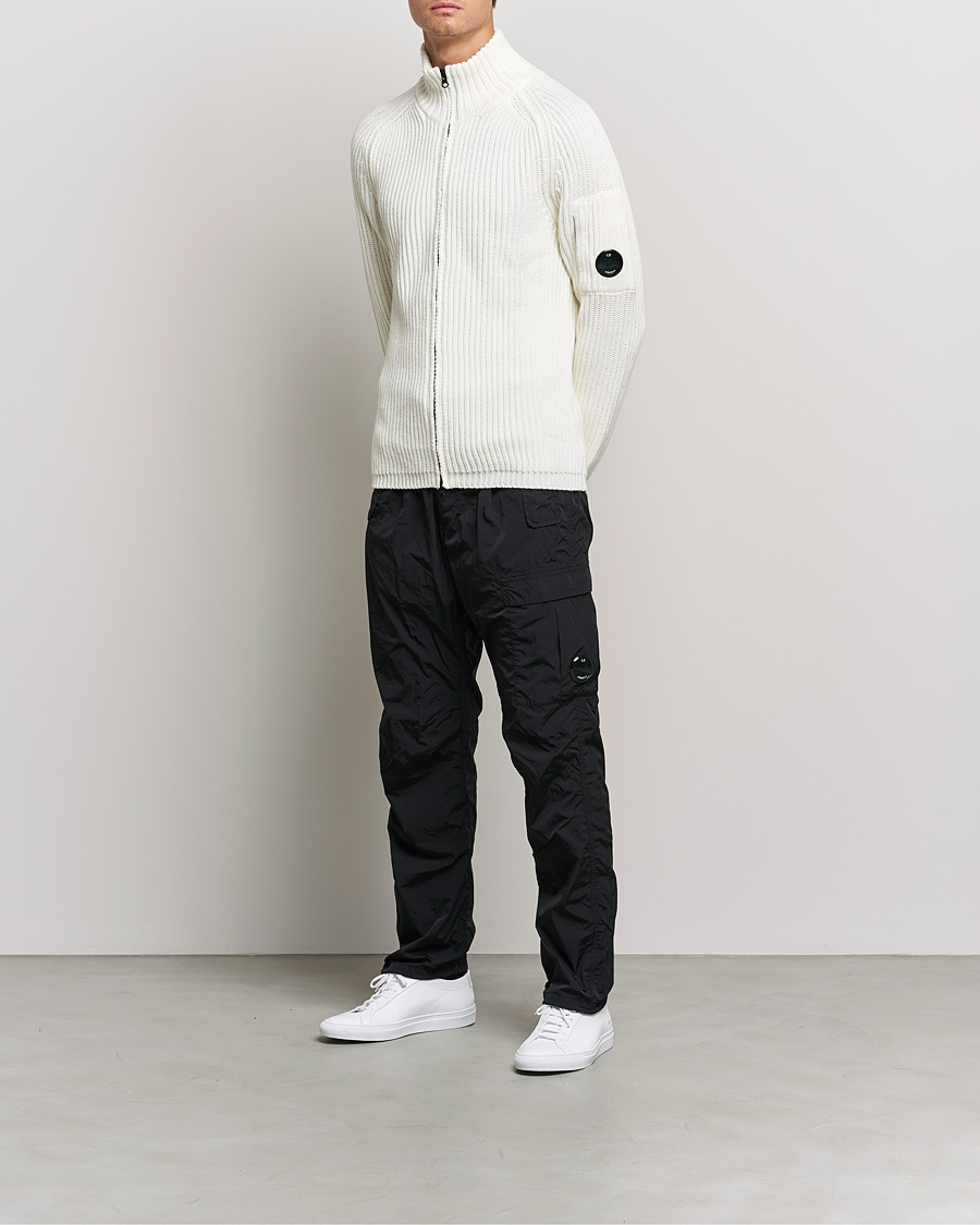 Mies | Puserot | C.P. Company | Merino Wool Full Zip Lens Cardigan White