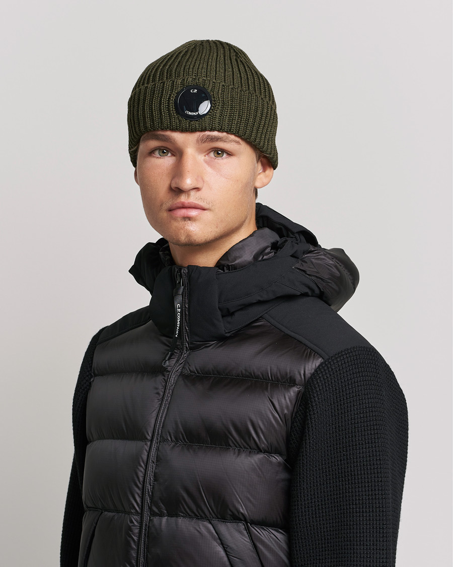 Mies | C.P. Company Knitted Merino Lens Beanie Dark Green | C.P. Company | Knitted Merino Lens Beanie Dark Green