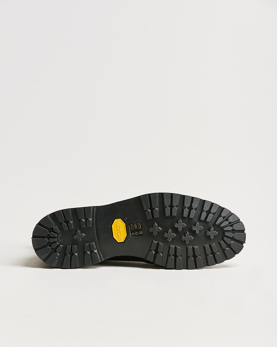 Mies | Nilkkurit | Crockett & Jones | Islay Scotch Grain Vibram Boot Black Calf